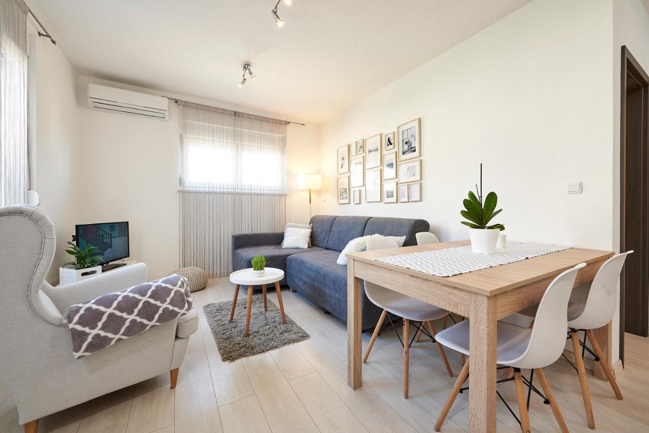 Apartmani Sara I Klara Trogir Buitenkant foto