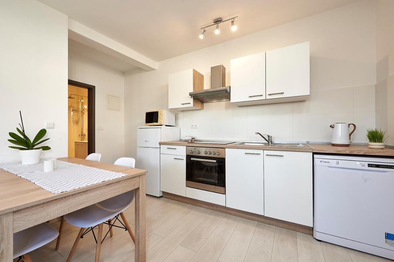 Apartmani Sara I Klara Trogir Buitenkant foto
