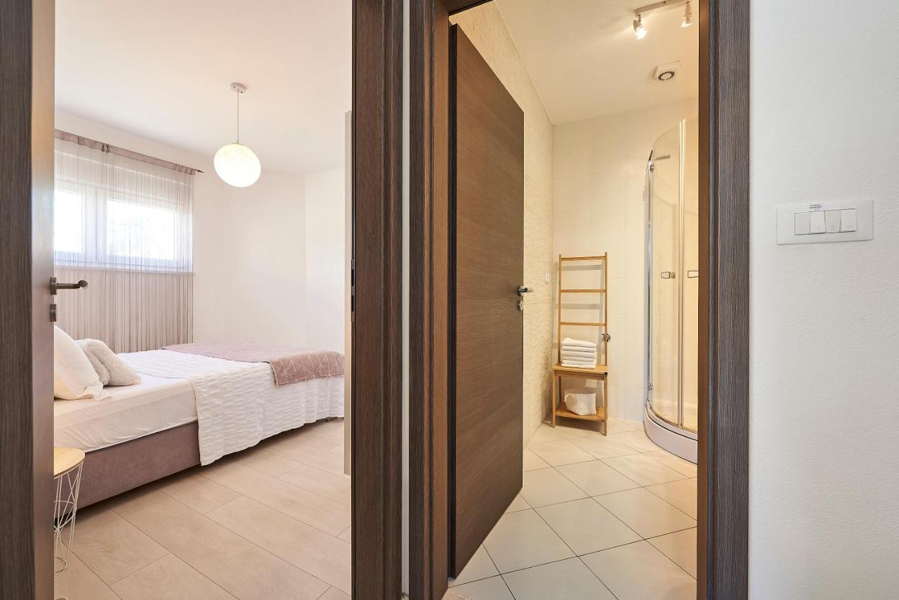 Apartmani Sara I Klara Trogir Buitenkant foto