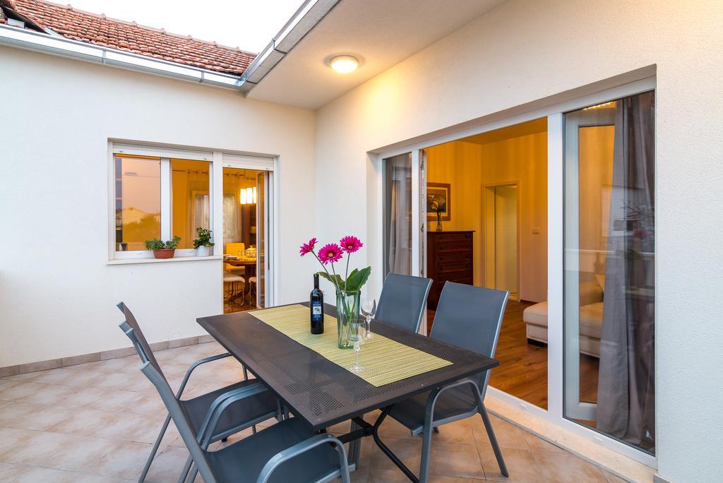 Apartmani Sara I Klara Trogir Buitenkant foto