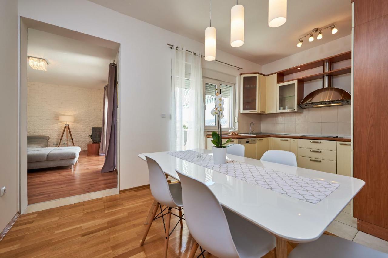 Apartmani Sara I Klara Trogir Buitenkant foto
