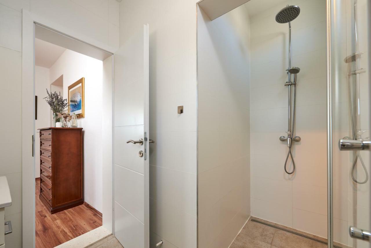Apartmani Sara I Klara Trogir Buitenkant foto