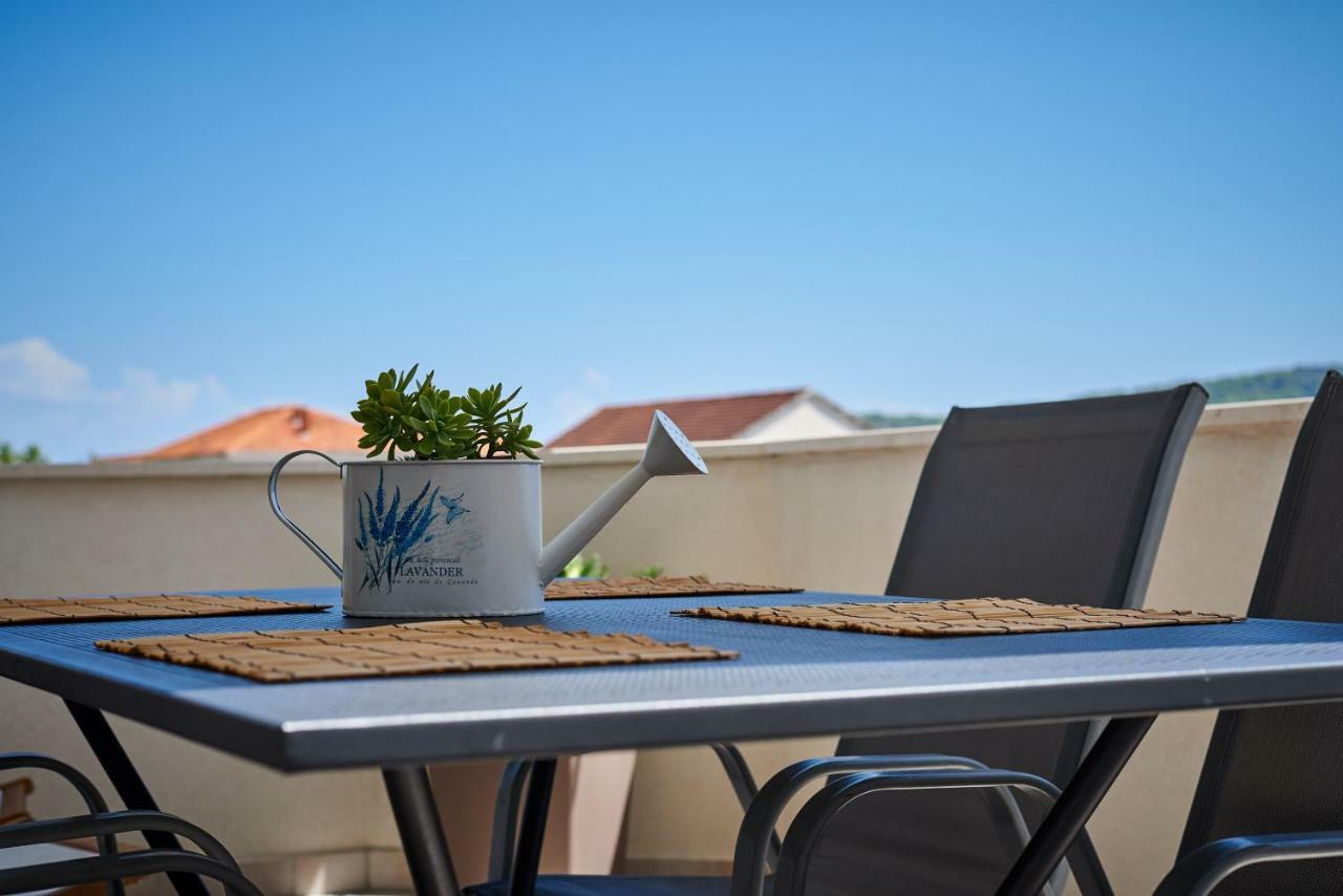 Apartmani Sara I Klara Trogir Buitenkant foto